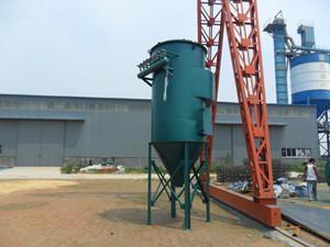 FD型（xíng）微振屏閉式機械回轉扁袋除塵器