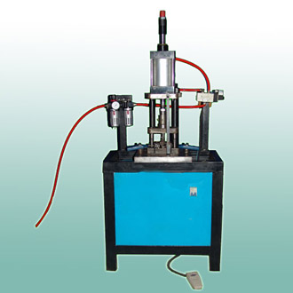 衝（chōng）孔機
